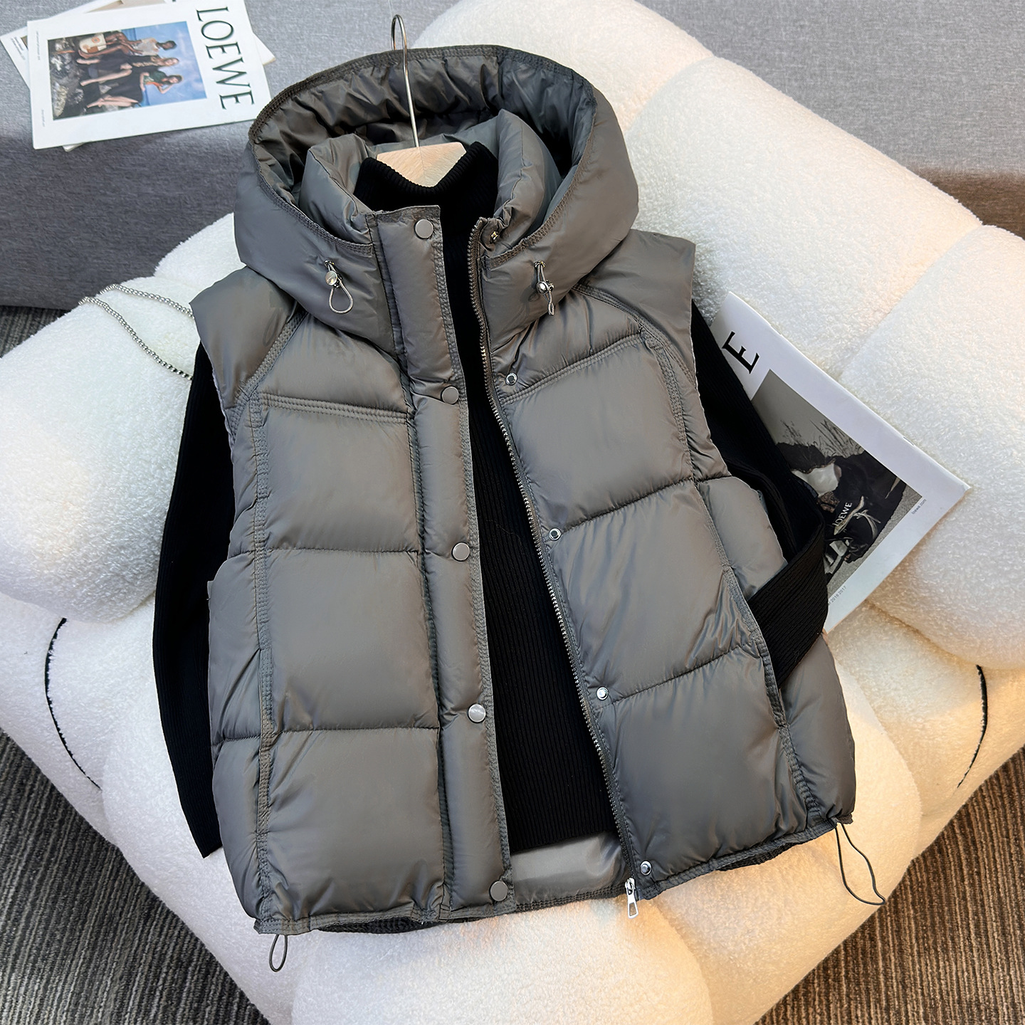 Gilet en coton à capuche pour femmes, veste sans manches, manteau d'automne-hiver 2026, nouveau gilet en coton ample pour femmes, vêtement d'extérieur féminin.