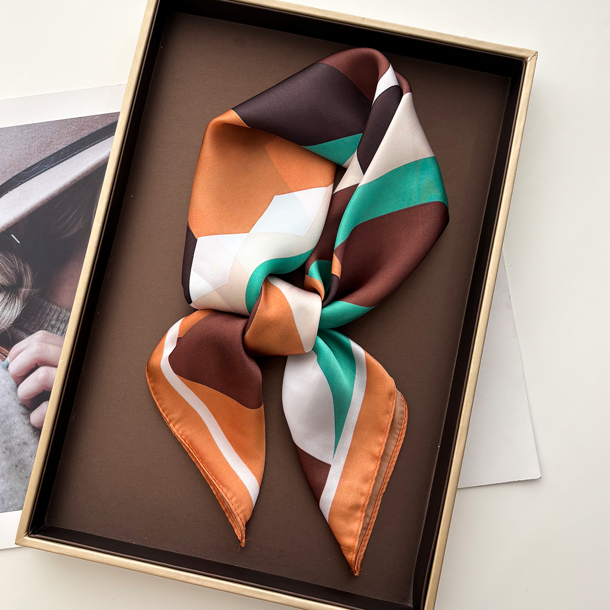 Foulard carré mignon pour femmes, couleur de luxe, Hijab, tache douce, Imitation soie, châle élégant pour usage quotidien