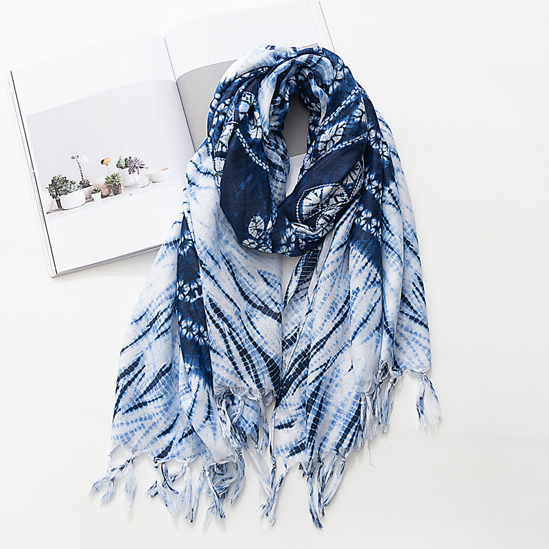 Foulard Coloré Batik pour Femme Musulmane, Long Châle, Style Ethnique, Bandana Chaud, Pompon, Bleu Marine, Hiver, 100x185cm