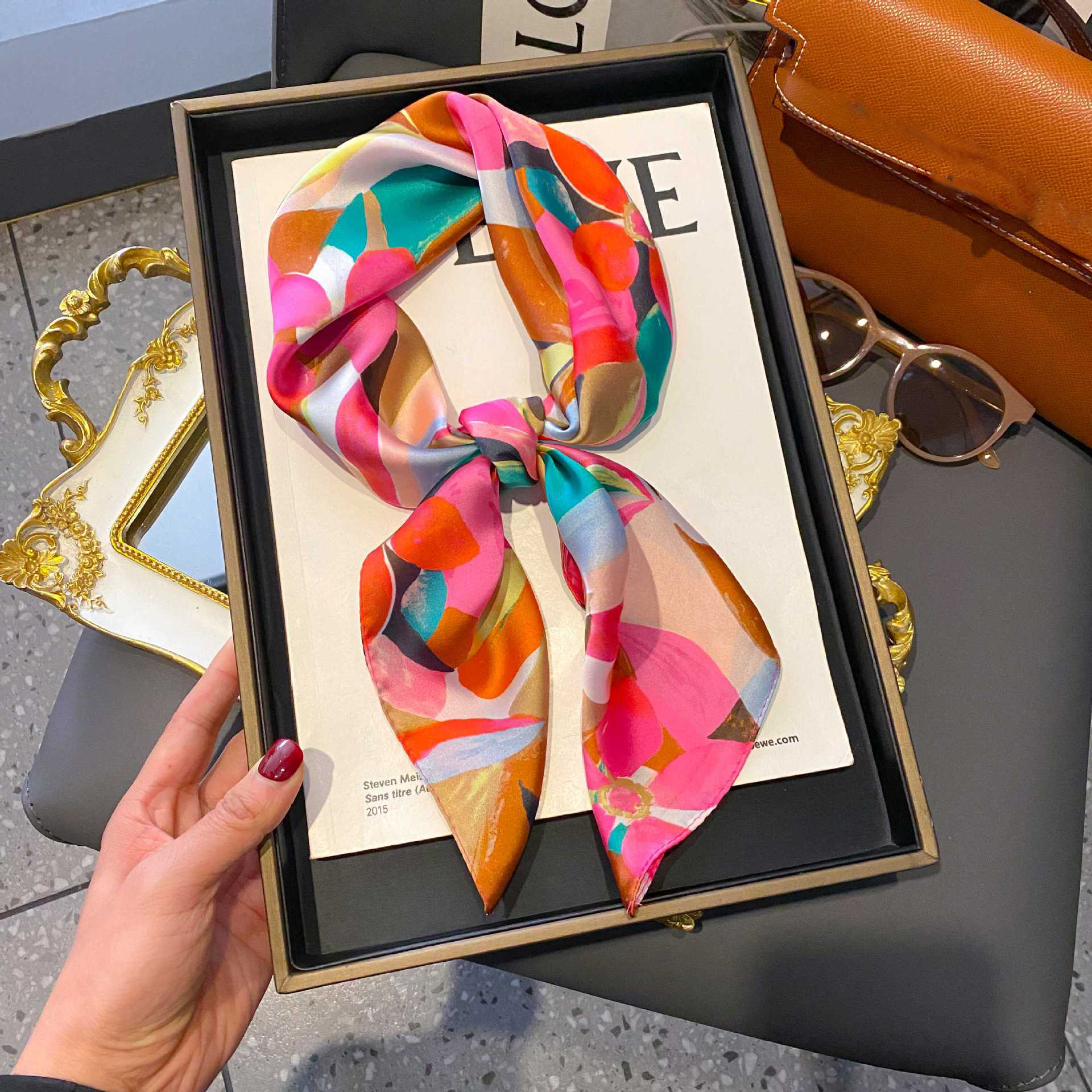 Foulard carré en soie pour femmes, Design de luxe, imprimé floral, Foulard en Satin doux, cravate, châle, bandeau, Hijab, cadeaux
