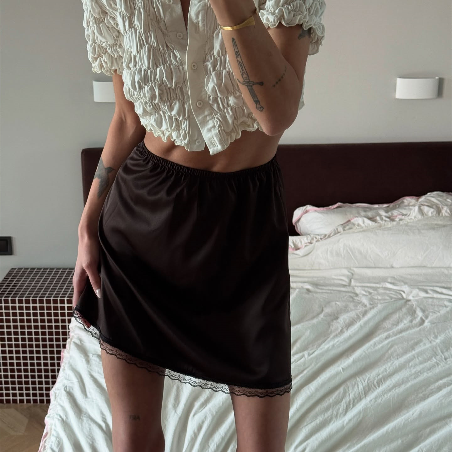 Été Sexy Satin Dentelle Patchwork Mini Jupes Femmes Rue Chic Rouge Taille Haute Jupe Décontracté Mince Taille Élastique Jupe Femme