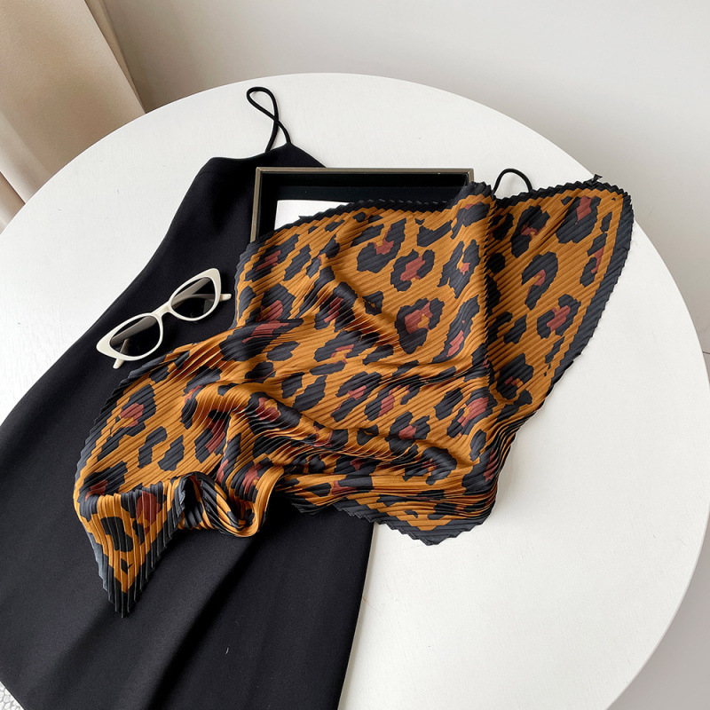 2025 TOP motif léopard plissé femmes Satin soie cou cravate écharpe petites dames châles professionnel soie foulards bandeau de cheveux