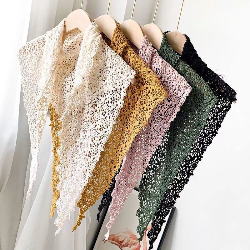 Foulard coréen fin en dentelle florale ajourée pour la protection solaire estivale, idéal pour la tenue avec une petite camisole, une robe à épaules dénudées, une jupe ou une ceinture.