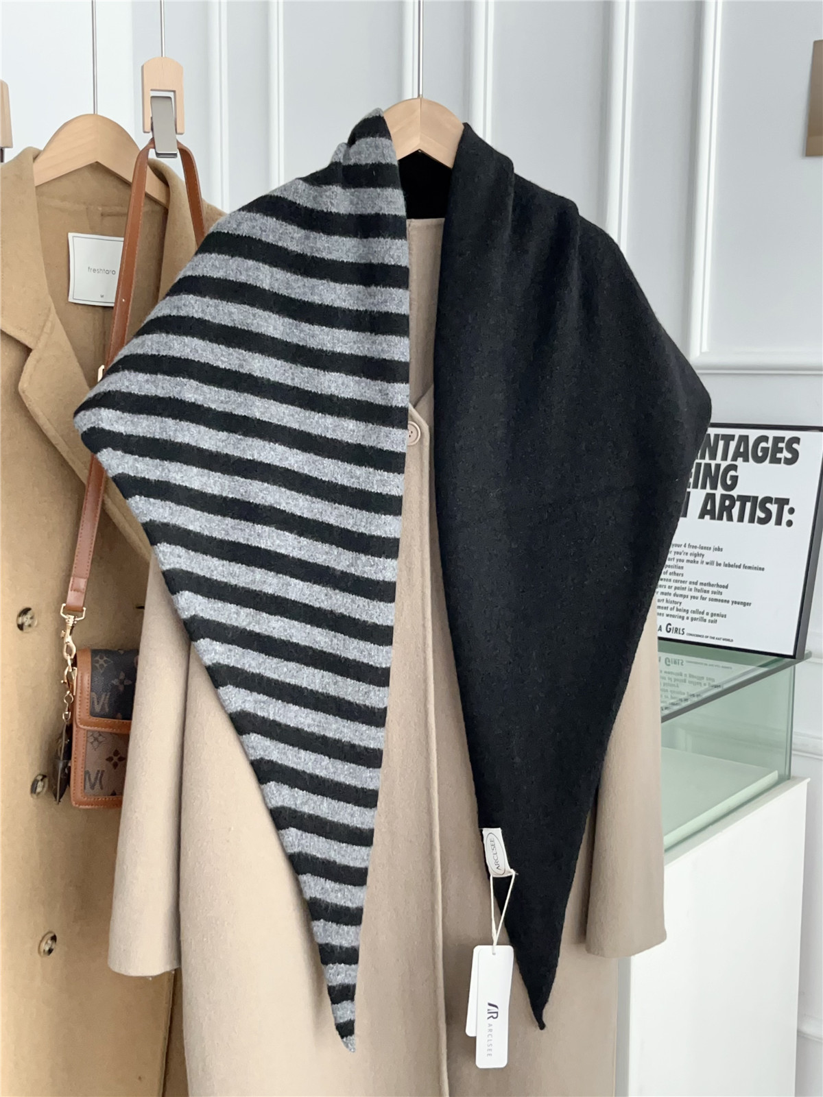 Écharpe triangulaire élargie rayée de couleur haut de gamme, laine rayée, nouveau châle tricoté coréen, écharpe chaude pour femmes, automne hiver