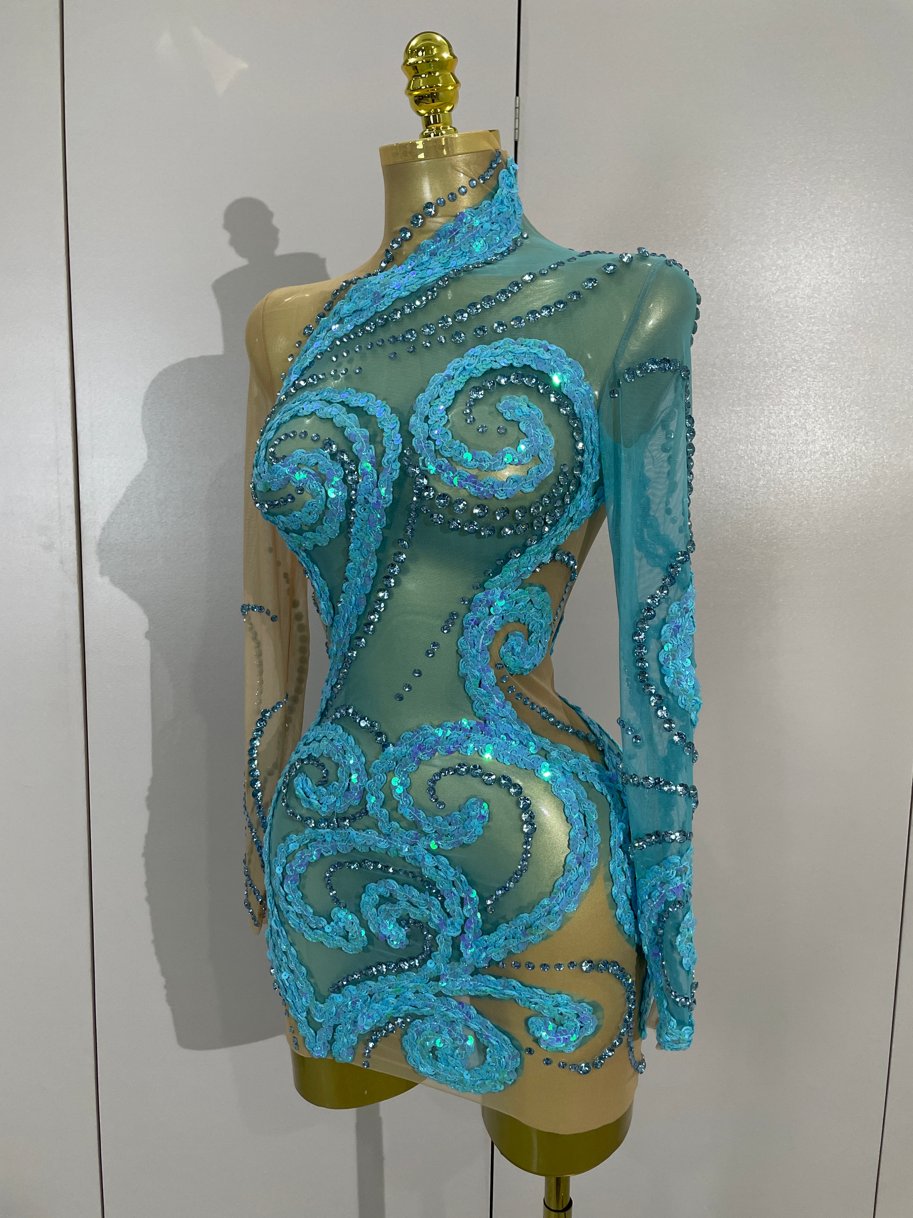 Robe de soirée pour femme, tenue de club, robe de fête d'anniversaire, vêtements pour séance photo, strass, paillettes, maille transparente, manches longues, mini-robe de scène