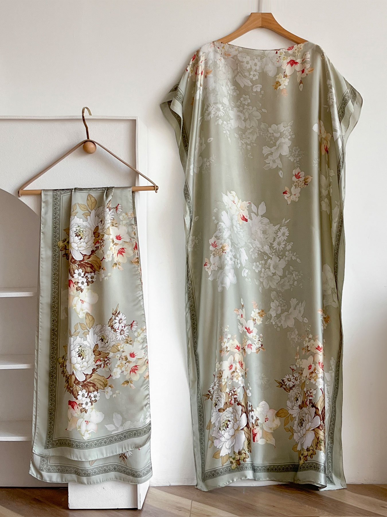 Ensemble abaya et foulard en satin à imprimé floral pivoine vintage, kaftan maxi ample à manches chauve-souris pour femmes musulmanes, idéal pour les vacances d'été et le quotidien