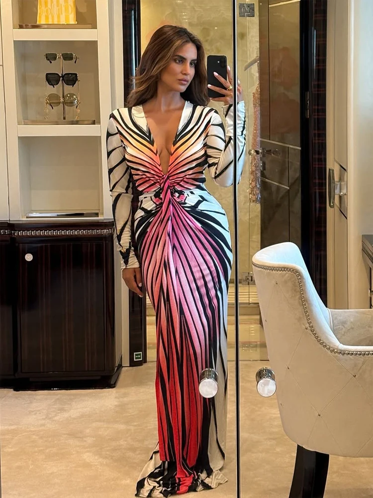 Robe longue dégradée rose-orange pour femme, avec manches cape, col licou sexy et découpes, manches évasées, tenue de soirée et de vacances 2026 pour femmes