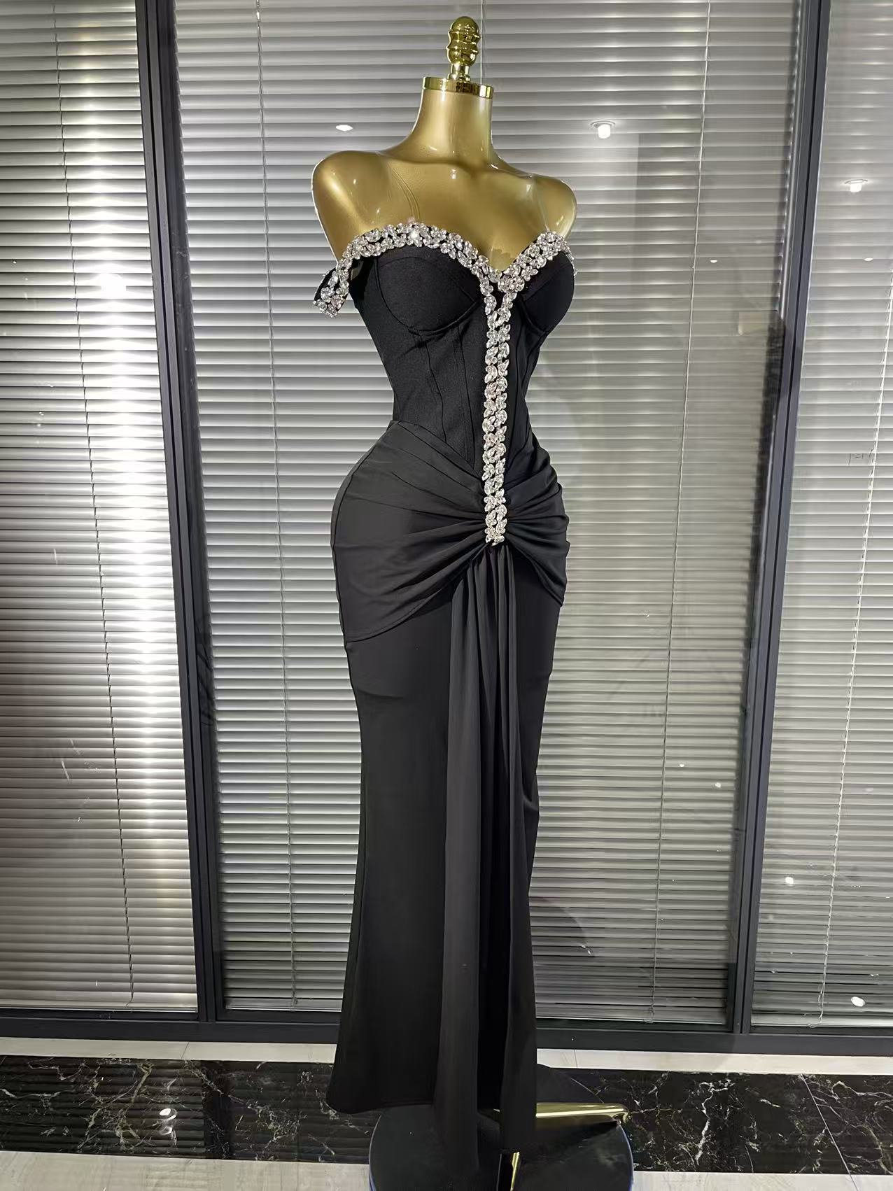 Robe longue moulante en cristal brillant pour femmes, couleur noire, épaules dénudées, Sexy, tenue de soirée élégante, tenue de célébration