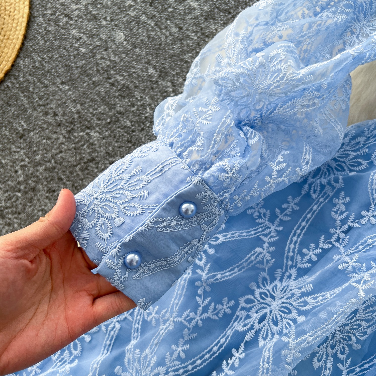 Robe française rétro élégante pour femmes, nouveau Style haut de gamme, col montant, taille simple boutonnage, robe longue en maille brodée, 2025