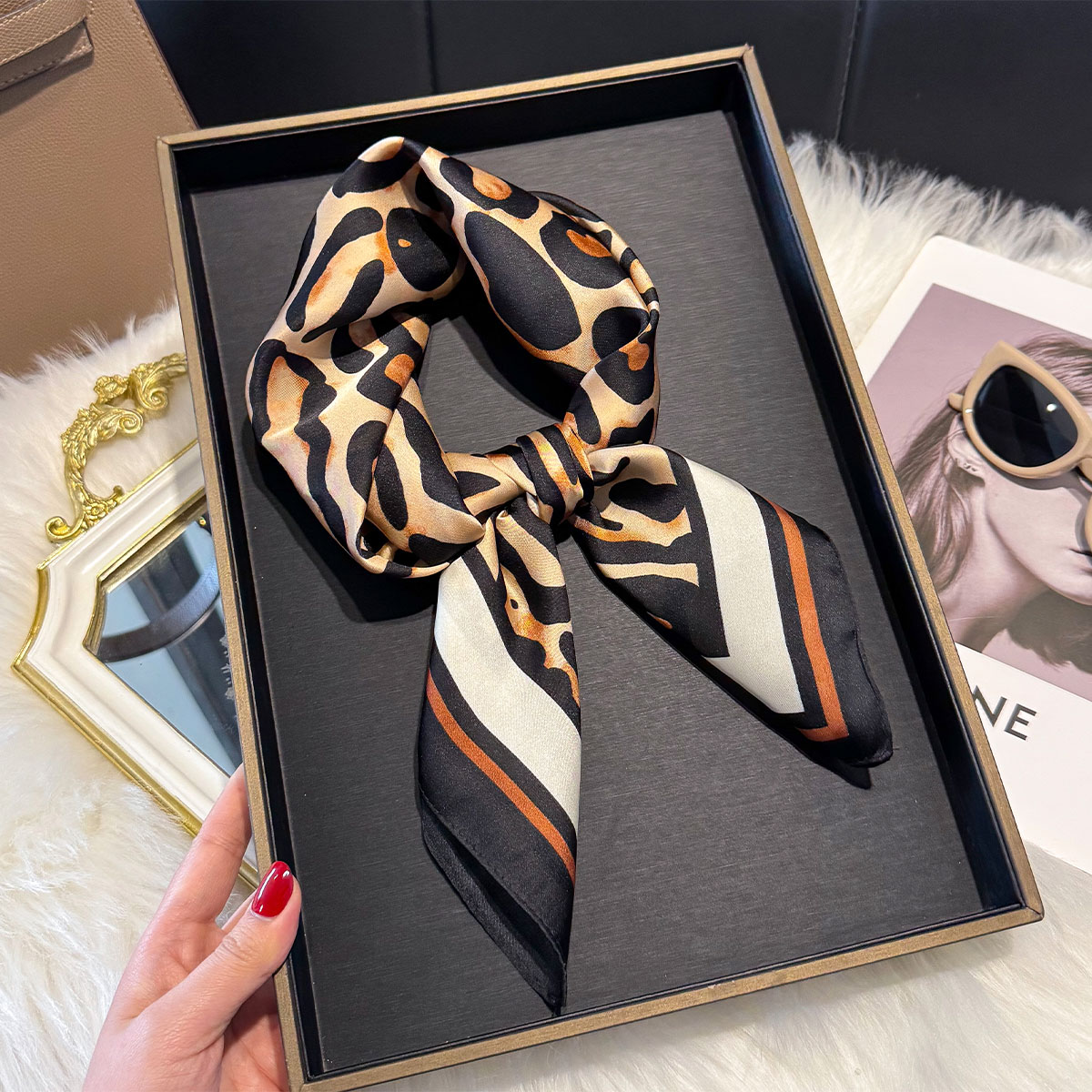Foulard carré de luxe imprimé léopard 70x70cm pour femmes, bandeau en Satin doux, cravate, bandeau féminin, cadeau de fête des mères