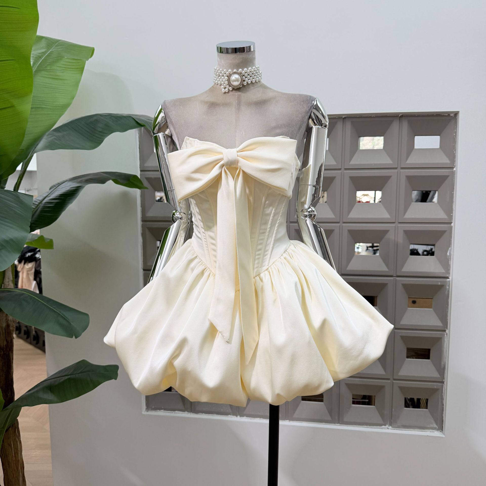 Robe de soirée élégante pour femme, mini-robe bustier avec nœud, style corset, à volants, coupe trapèze, avec short intégré, pour fête d'anniversaire, bal de promo, soirée