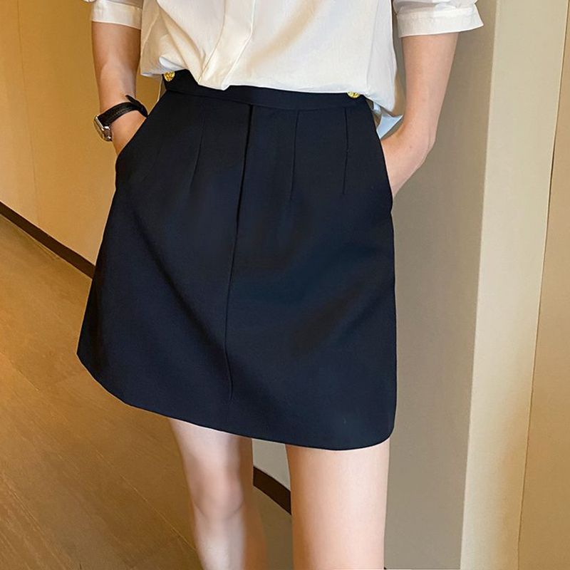 Petite jupe trapèze à la mode avec fesses enveloppées, demi-jupes grises haut de gamme, début d'automne, nouveau