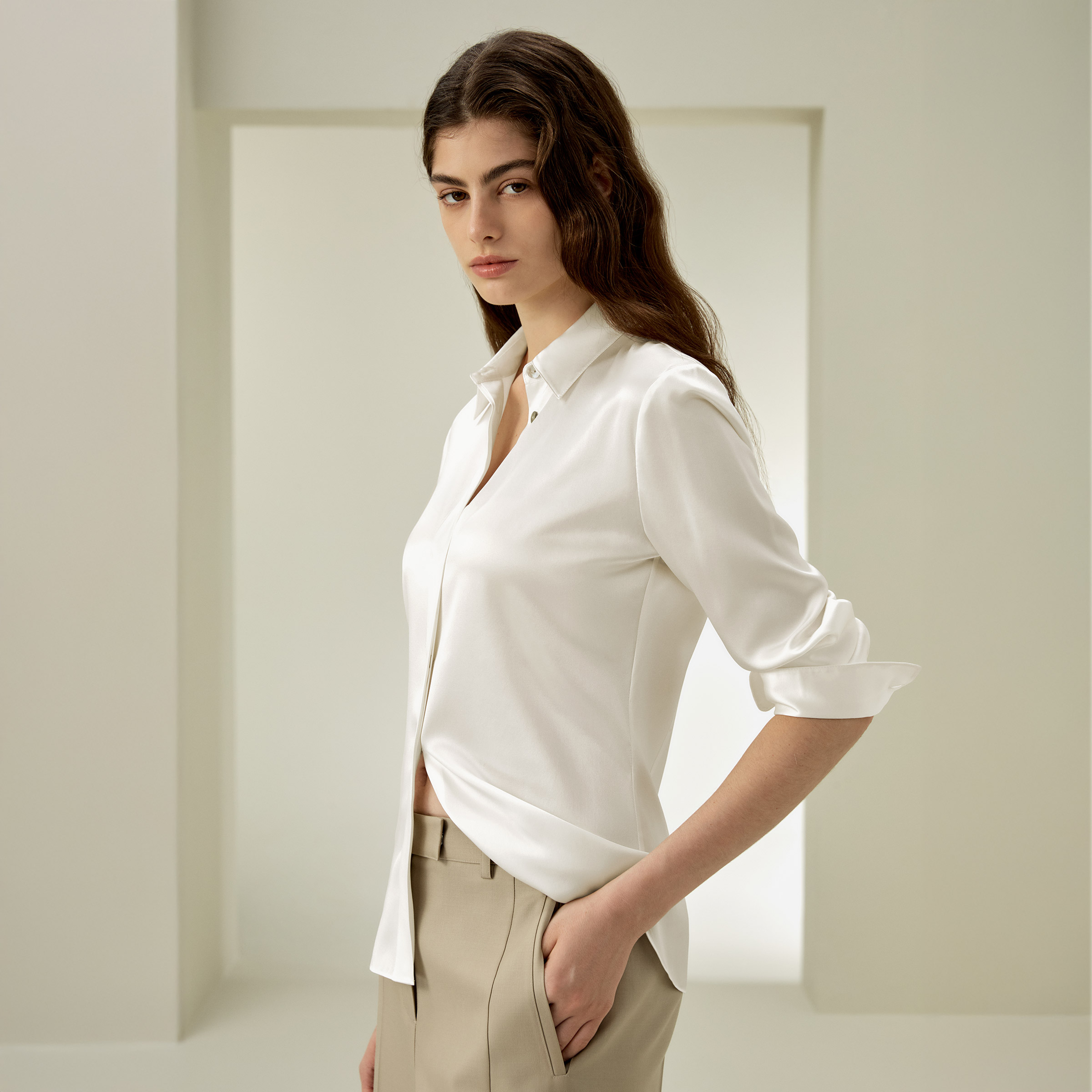 LILYSILK Chemise élégante en soie avec silhouette pour femme, chemisier classique boutonné avec coupe ajustée et manches longues pour un usage quotidien