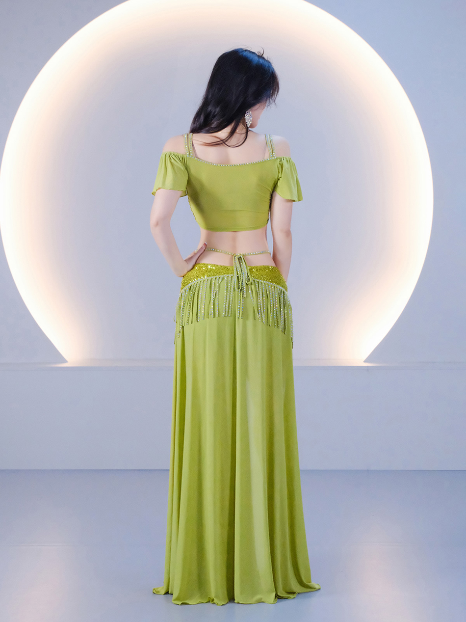 Costumes de danse orientale, haut à épaules dénudées + jupe à double fente, ensemble 2 pièces, manches longues, franges, strass, tenue de spectacle de danse