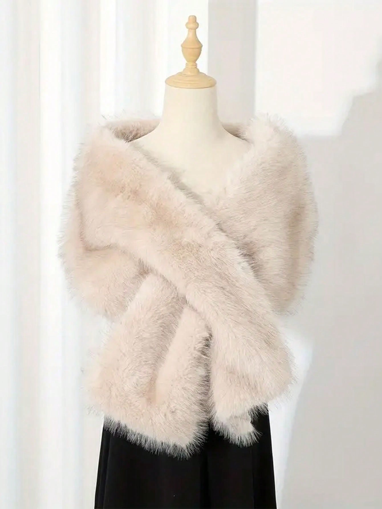 2025 élégant fausse fourrure de renard châle femmes écharpe col hiver chaud Cape mariage solide Pashmina peluche enveloppement de luxe