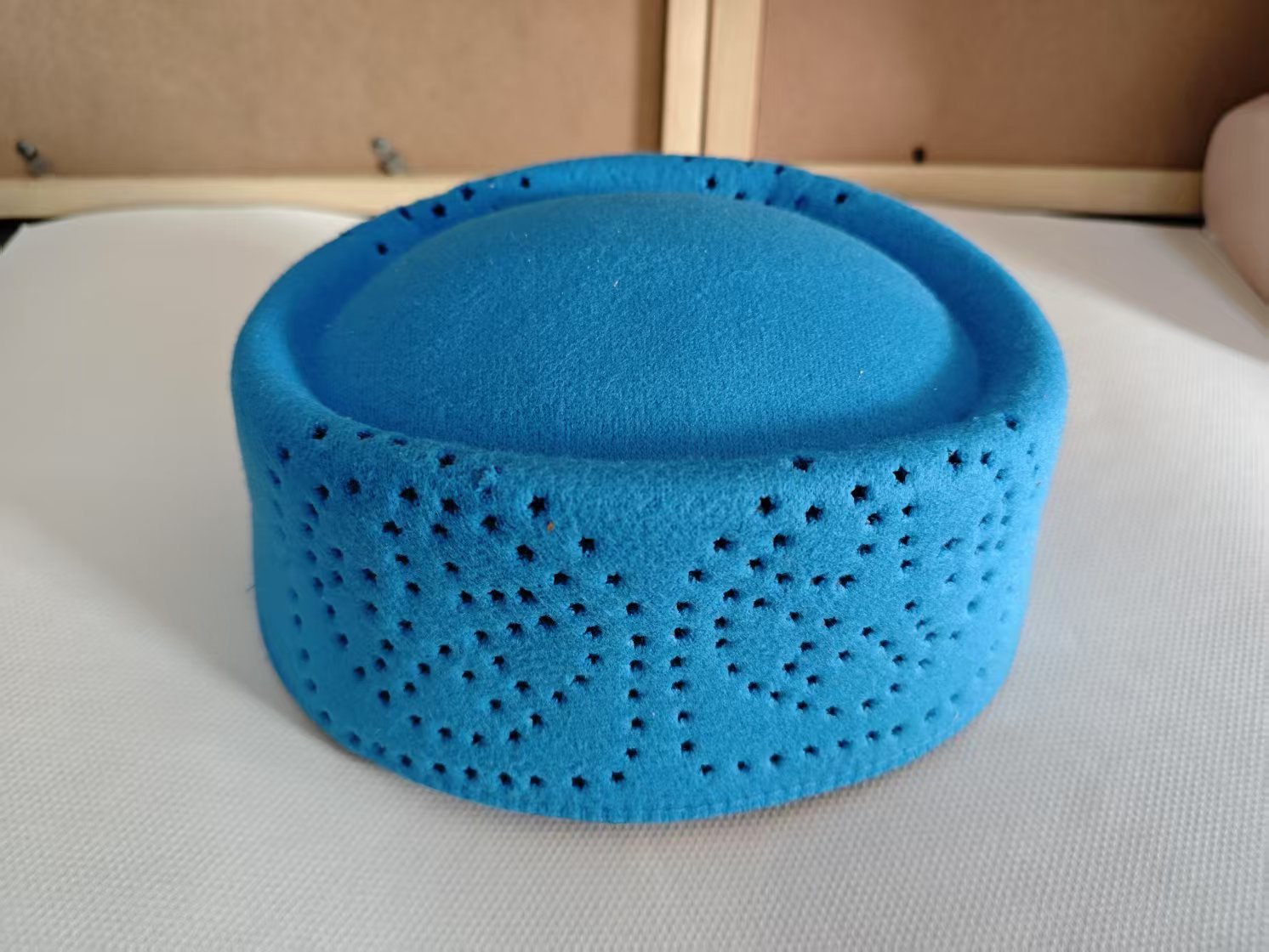 Chapeaux ethniques pour hommes, casquettes musulmanes noires et bleues, prière africaine Eid Ramadam, bérets malaisiens élégants, chapeau Kufi, Fedoras de fête 57cm