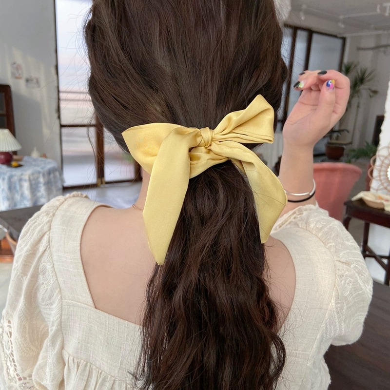Chouchou en satin avec long ruban pour femme - Élastique à cheveux élégant avec nœud, foulard soyeux pour coiffures d'été