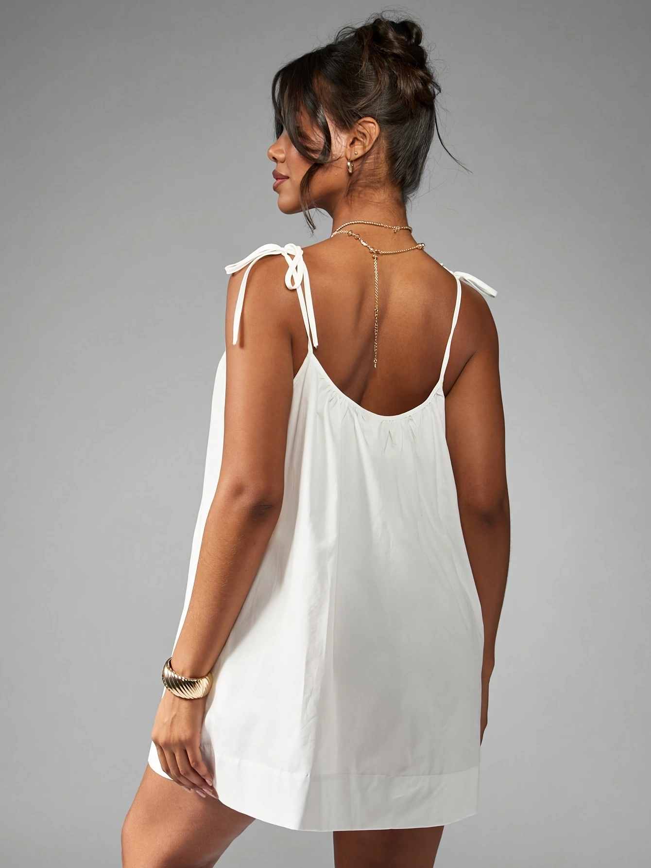 Robe décontractée pour femme à col en V, couleur unie, confortable, avec bretelles, mini-jupe courte, élégante et tendance
