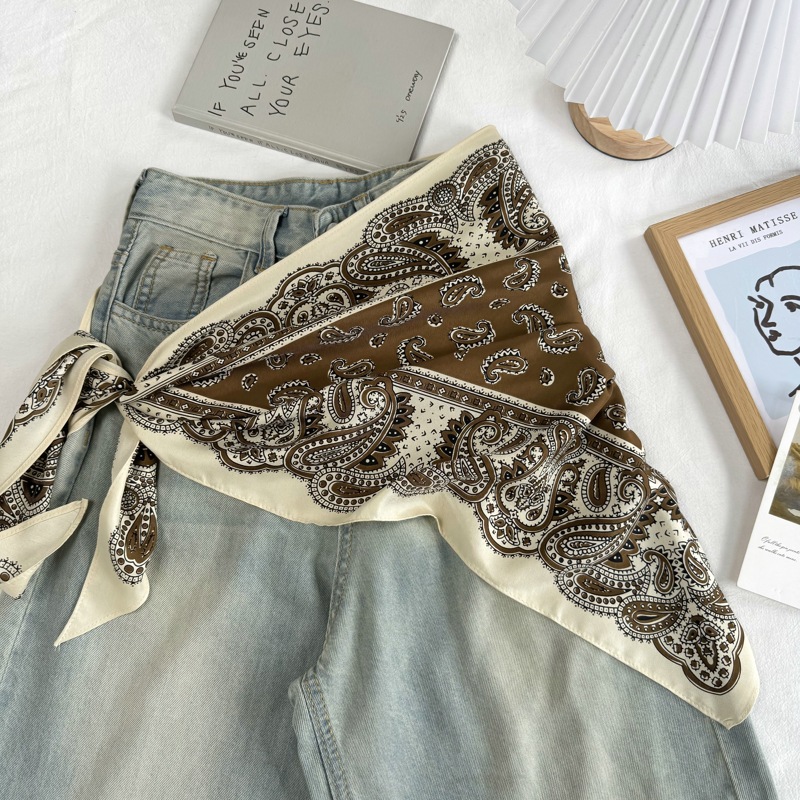 Foulard en soie triangulaire multifonctionnel de style coréen, de haute qualité, utilisable comme bandeau, écharpe, étole, châle ou petit foulard