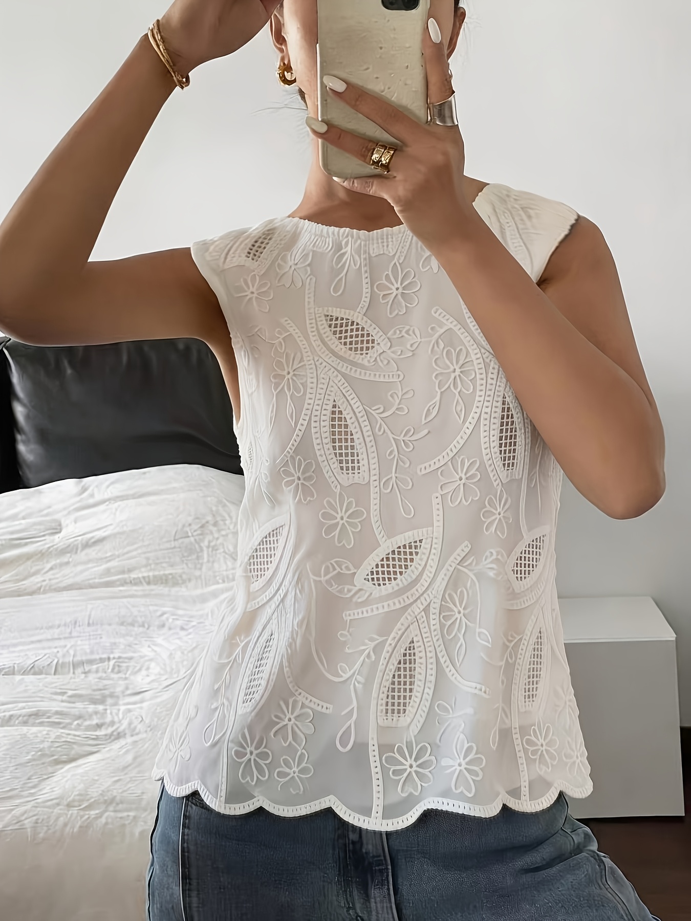 Chemisier élégant pour femme, nouvelle collection printemps-été, blanc, brodé de fleurs, col rond, sans manches, coupe ample, ourlet en dentelle