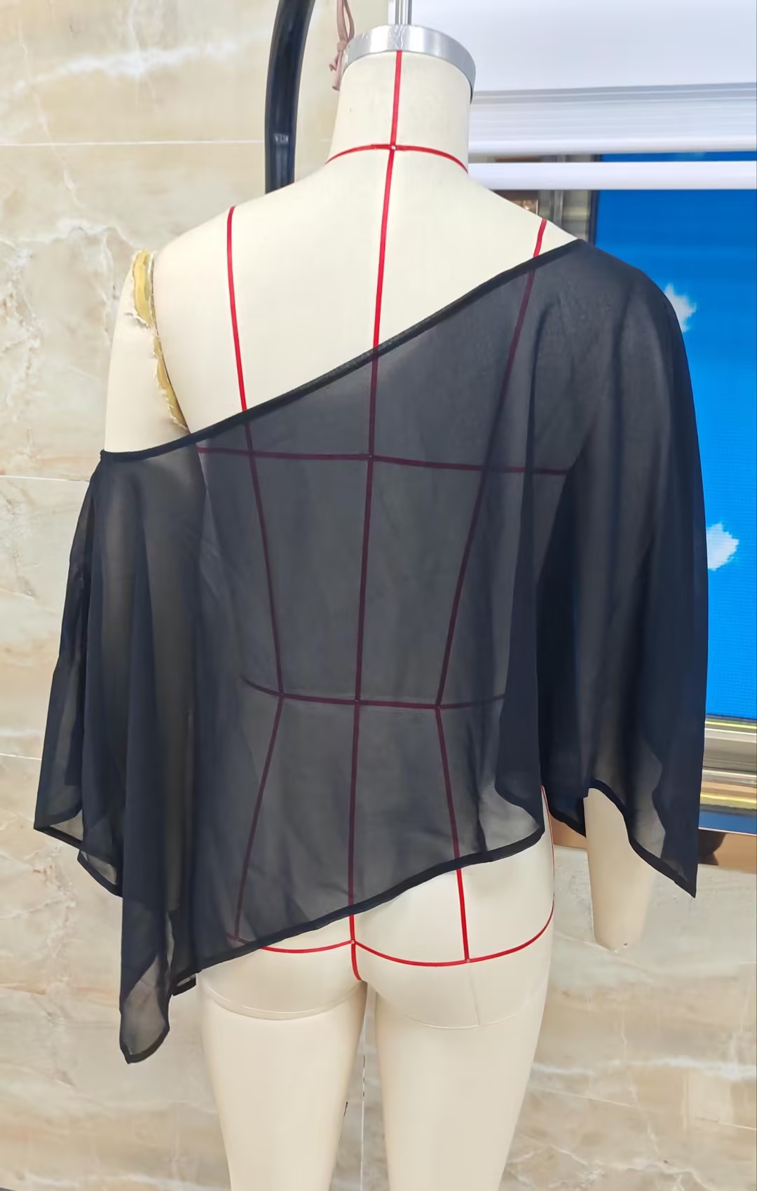 Hauts cape transparents d'été pour femmes, à manches bouffantes, asymétriques à une épaule, col bateau, poncho châle tendance, style streetwear