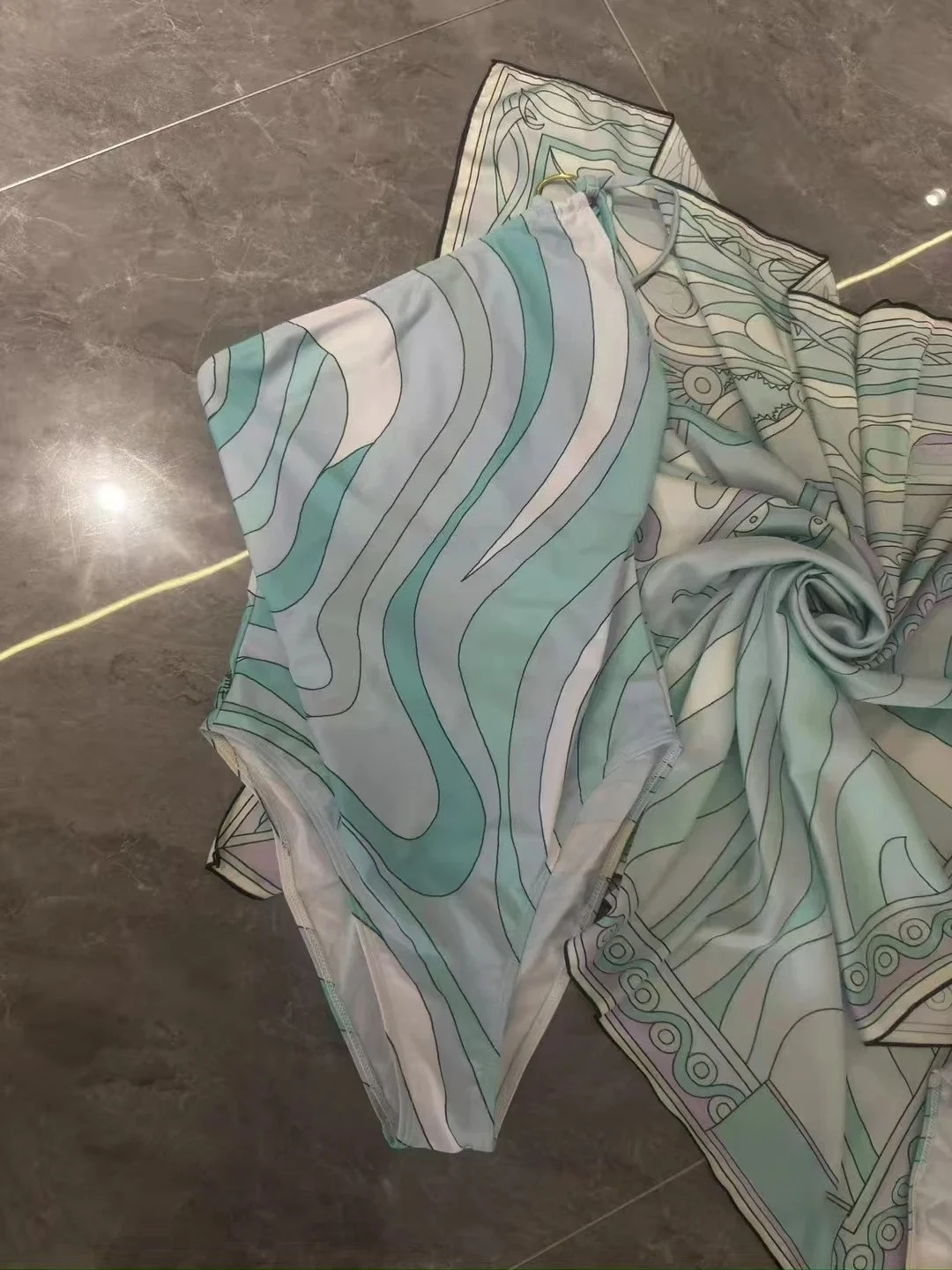 Ensemble de maillot de bain de luxe pour femme 2026, design élégant, haute qualité
