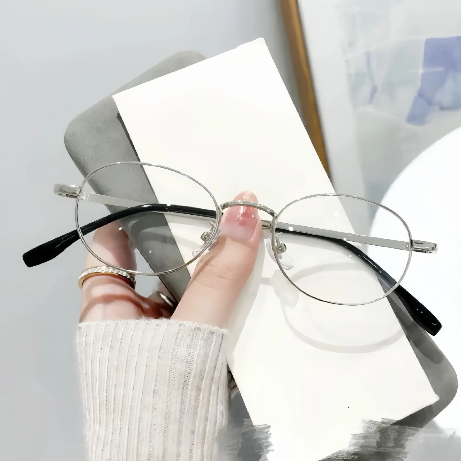 Lunettes ovales Vintage Anti-lumière bleue pour femmes, monture métallique ovale, marque de mode Y2K, montures optiques en métal pour ordinateur