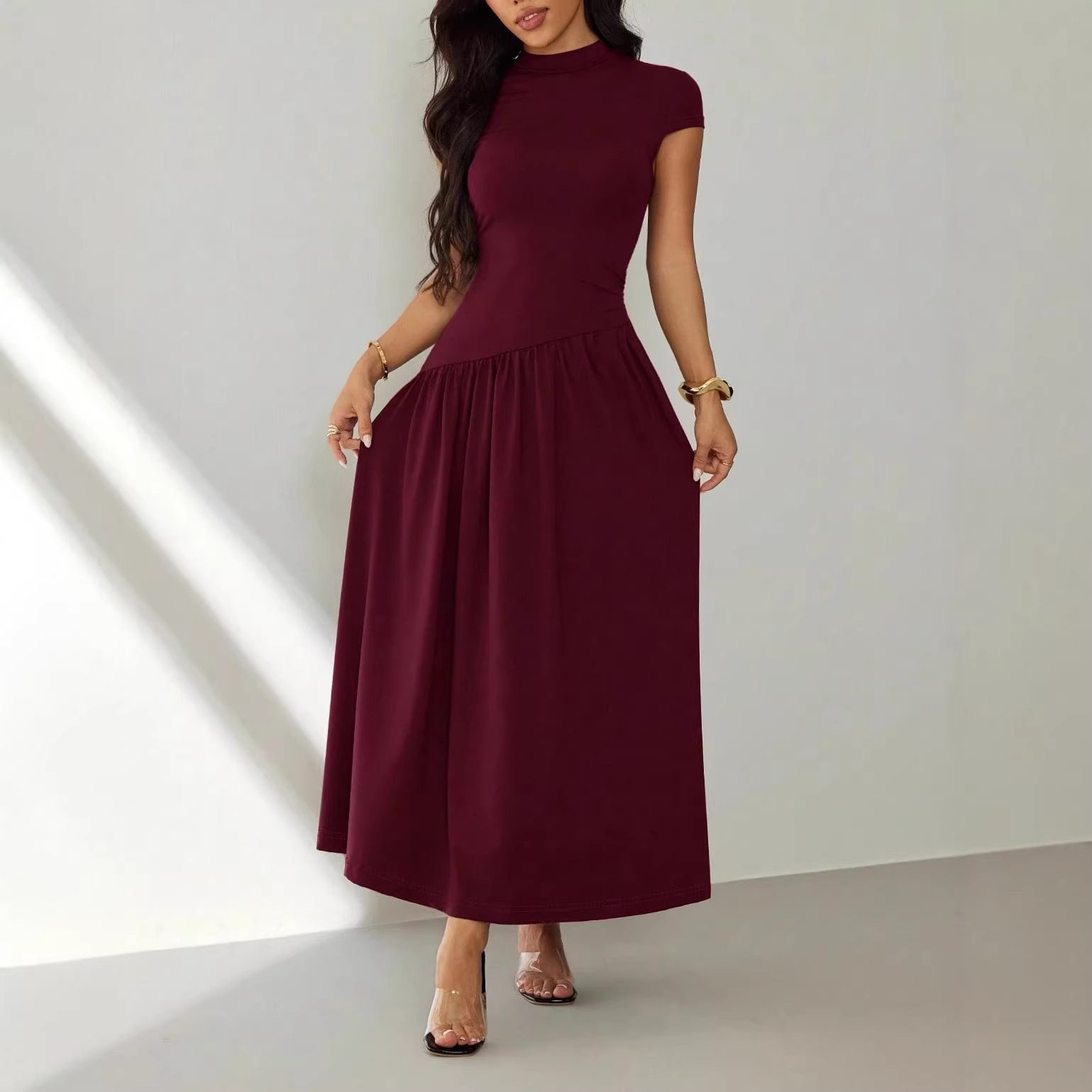 Nouvelle Robe Longue Maxi Élégante et Tendance 2026 pour Femme, Couleur Unie, Coupe Ajustée, Manches Courtes, Col Rond