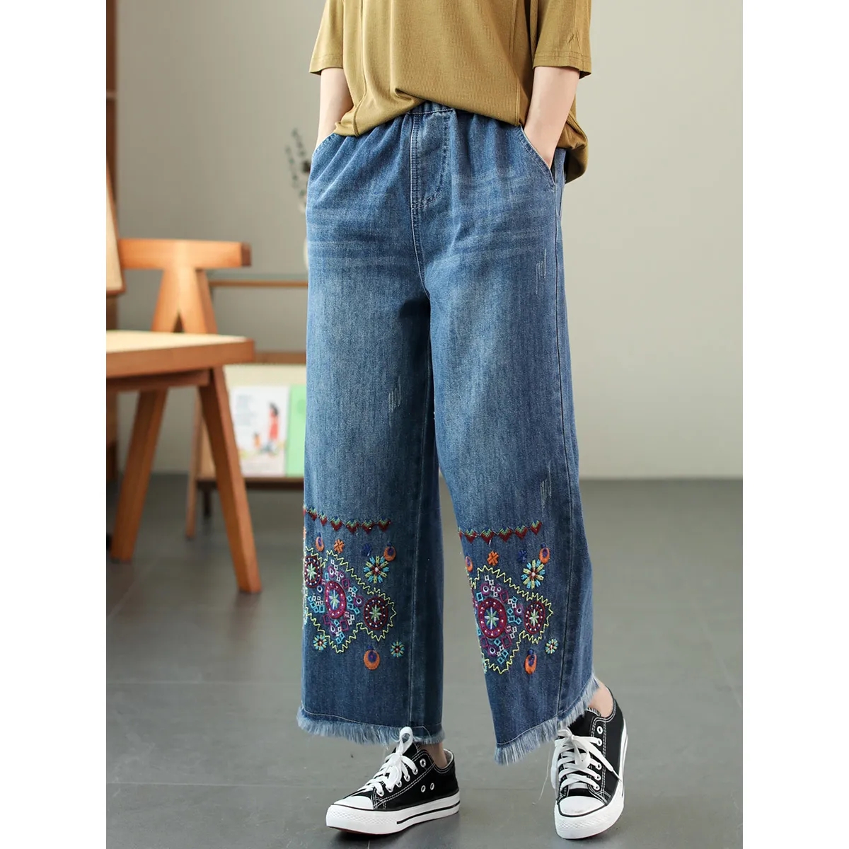 Jeans de style ethnique pour femmes, collection Printemps-Automne 2026, élastiques, taille haute, brodés, amples, coupe large, longueur 7/8