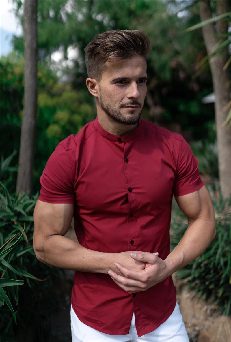 Hommes chemise à manches courtes été plaine coupe ajustée chemises habillées Fitness hommes vêtements de sport mode décontracté Stand Social chemises d'affaires