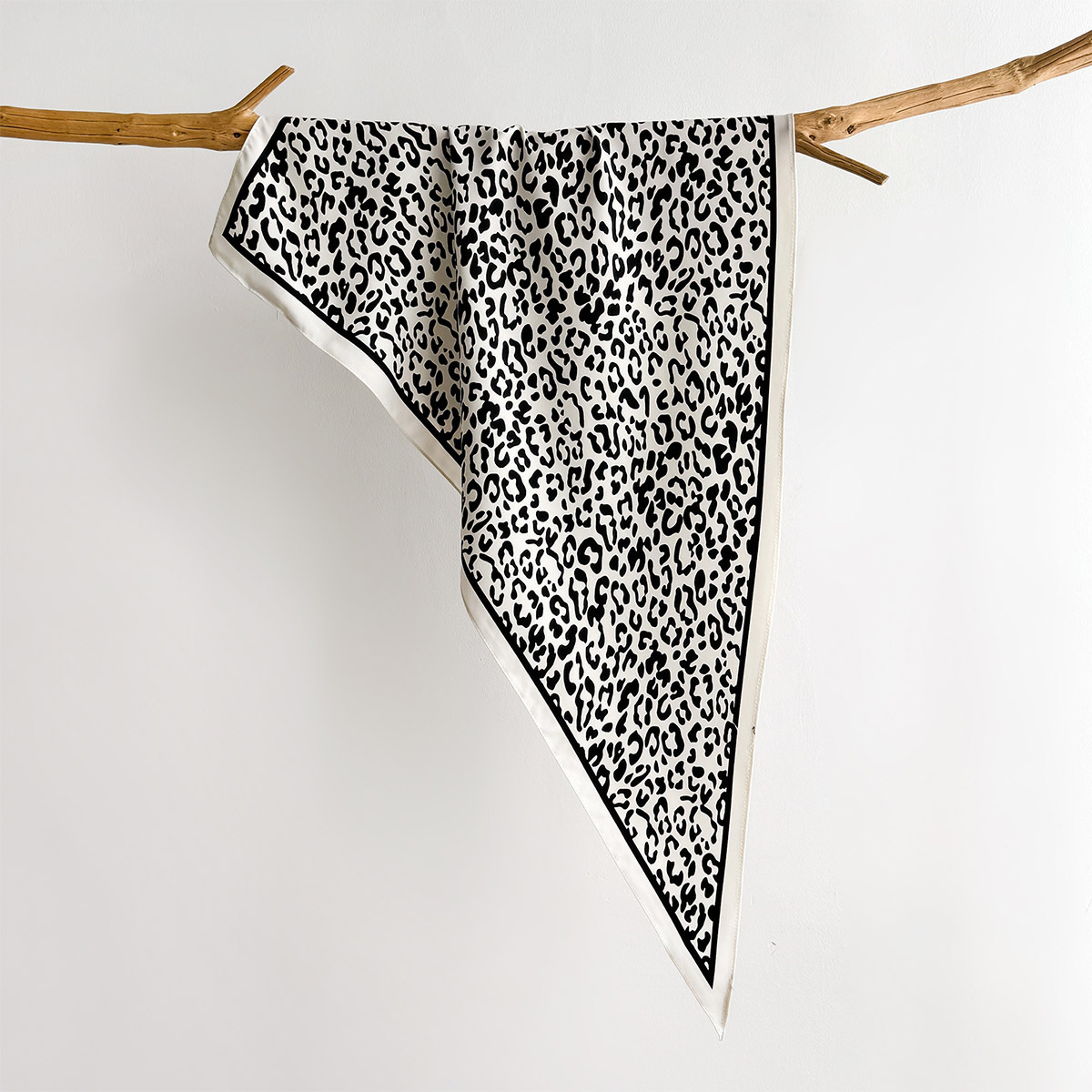 Foulard carré imprimé floral pour femme, en soie imitation douce, écharpes, bandanas, hijab de luxe, foulard élégant, châles et étoles
