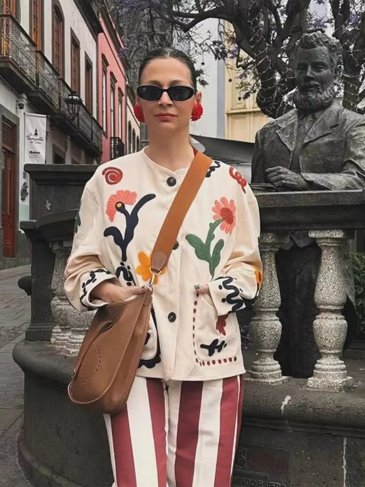 Cardigan Bohème à Fleurs pour Femme, Veste Colorée à Col Rond et Manches Longues avec Poches Plaquées Brodé, Manteau Ample pour le Quotidien et les Trajets