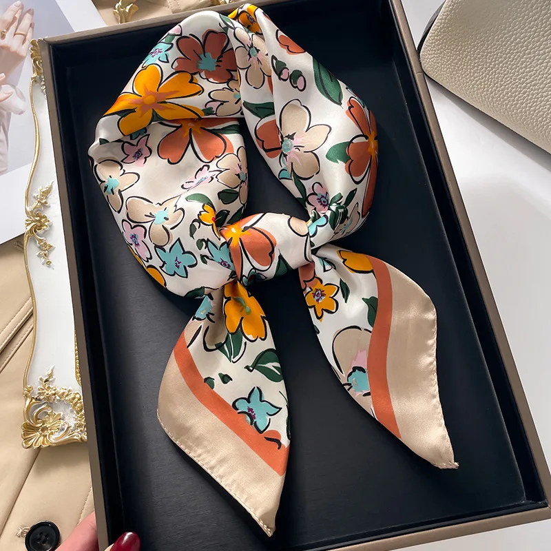 Écharpe carrée de luxe pour femmes, hijab élégant, foulard doux à motifs floraux, châle tendance pour les voyages