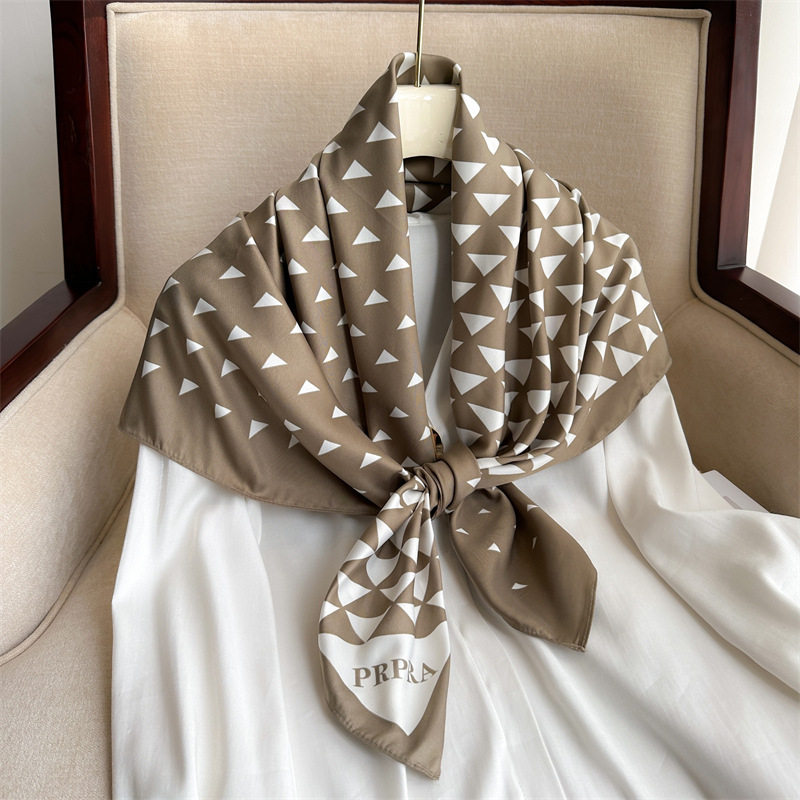 Nouveau foulard en satin sergé 90 cm, châle polyvalent pour femme printemps-été, protection solaire, écharpe de cou, foulard de tête, accessoire de mode