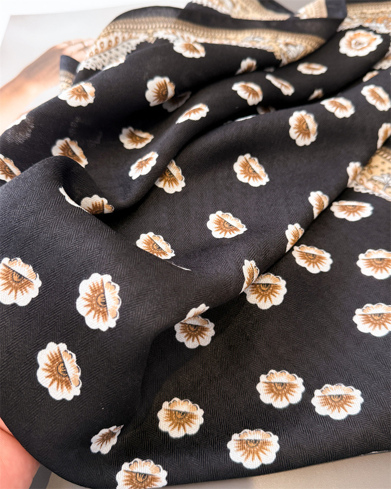 Foulard carré imprimé tendance pour femmes, écharpe de cou en coton et velours, châle chaîne élégante, Bandanas pour dames, Hijab