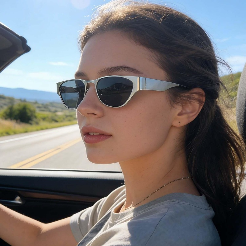 Lunettes de soleil Cyberpunk de luxe étroites pour femmes, monture métallique, style cool, pour hommes, idéales pour les voyages en extérieur et les fêtes, lunettes tendance UV400