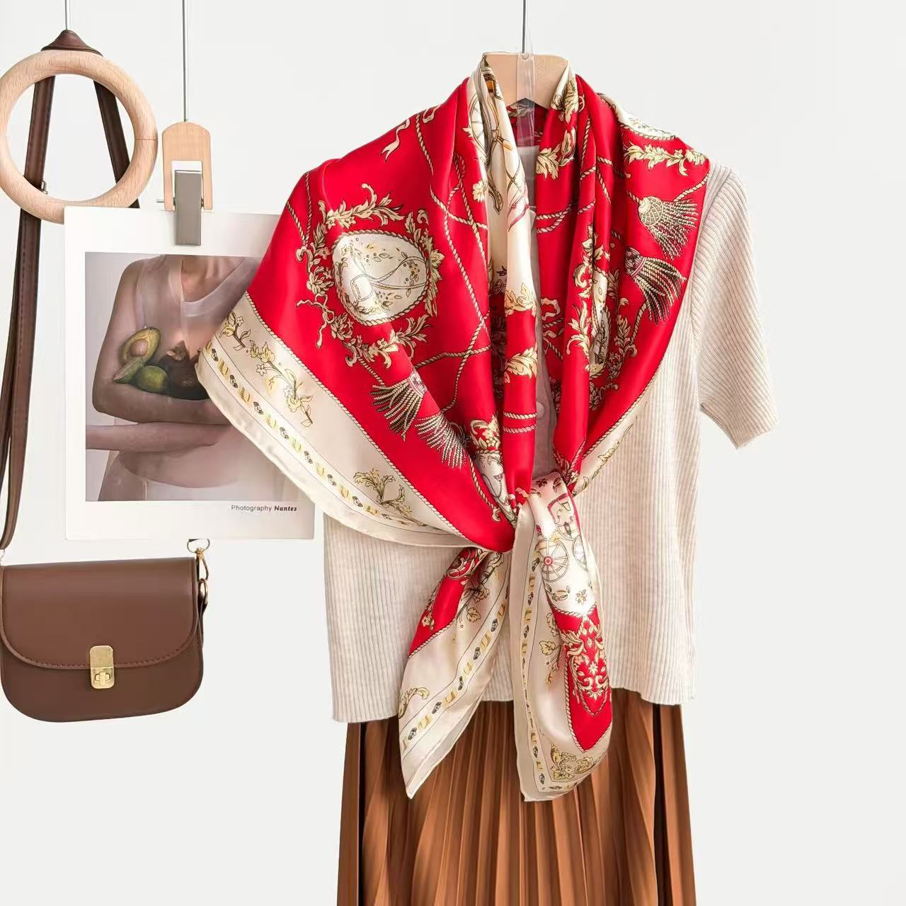 Nouvelle Écharpe en Soie Tendance 2026 100% Soie de Mûrier Collection Chaleur pour Femme Cadeau du Festival du Printemps pour Aînés Style Carré Polyvalent