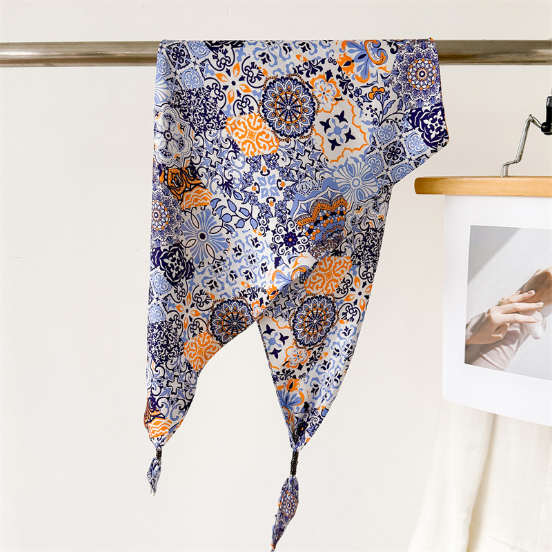 Écharpe triangulaire imprimée à double couche en soie simulée à imprimé léopard, avec chaîne, à nouer à la taille, protection solaire, châle, foulard pour femme