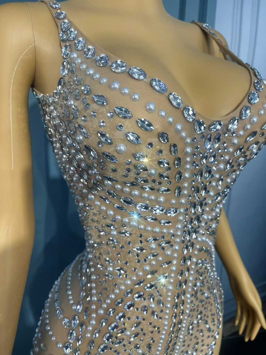 Robe de luxe scintillante avec strass et perles, Sexy, col en v, fente haute, robe de soirée, Cocktail, fête d'anniversaire, tapis rouge, vêtements de scène