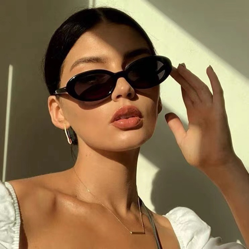 Petites lunettes de soleil punk ovales vintage pour femmes et hommes, lunettes de créateur polyvalentes noires, style tendance