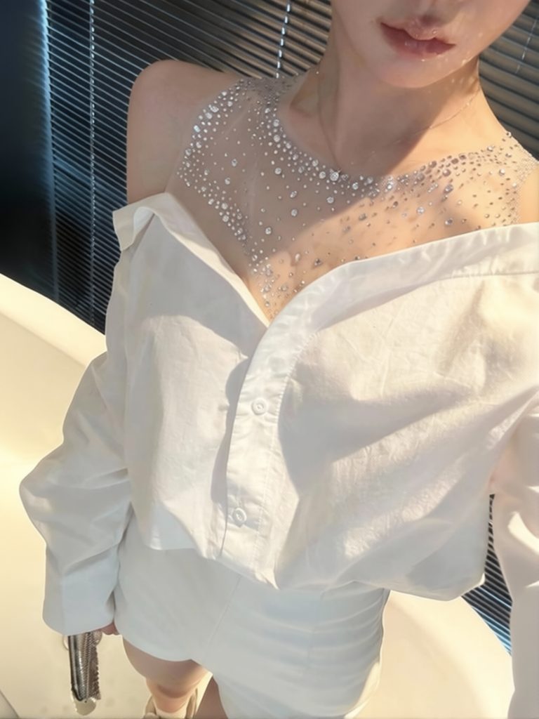 Chemisier élégant à sequins en maille pour femme, à épaules dénudées, manches longues - Modèle blanc boutonné pour les soirées et les tenues décontractées