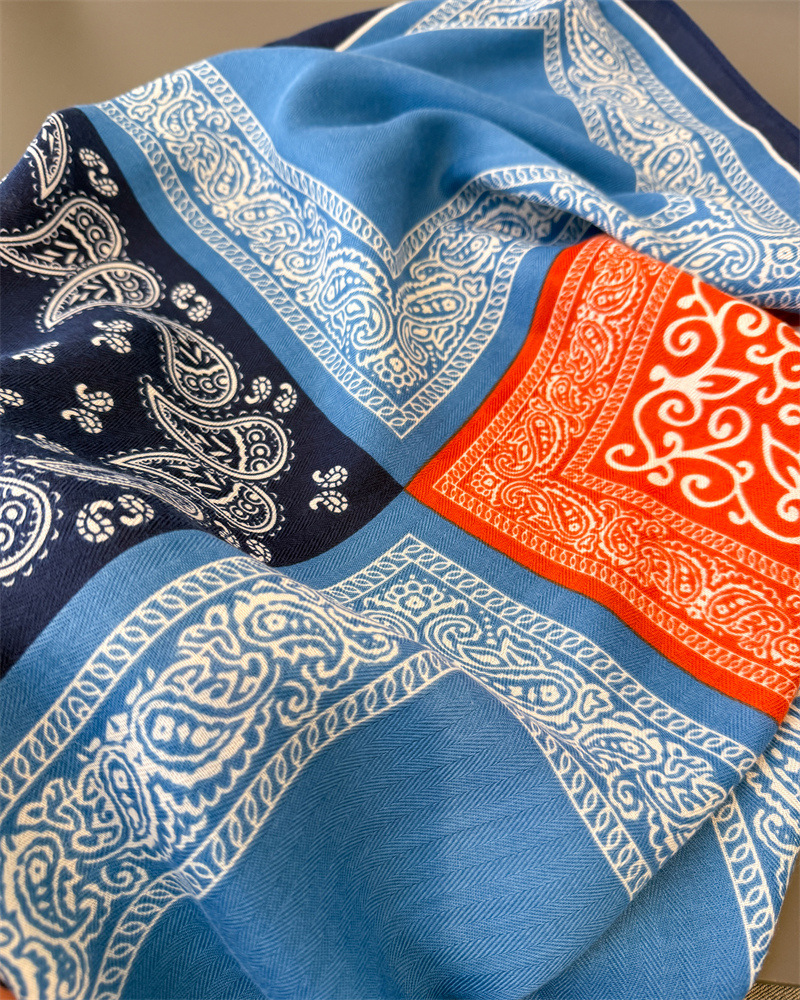 Écharpe carrée à imprimé Paisley pour femmes, en velours de coton, châle élégant, foulard, bandana, hijab pour dames