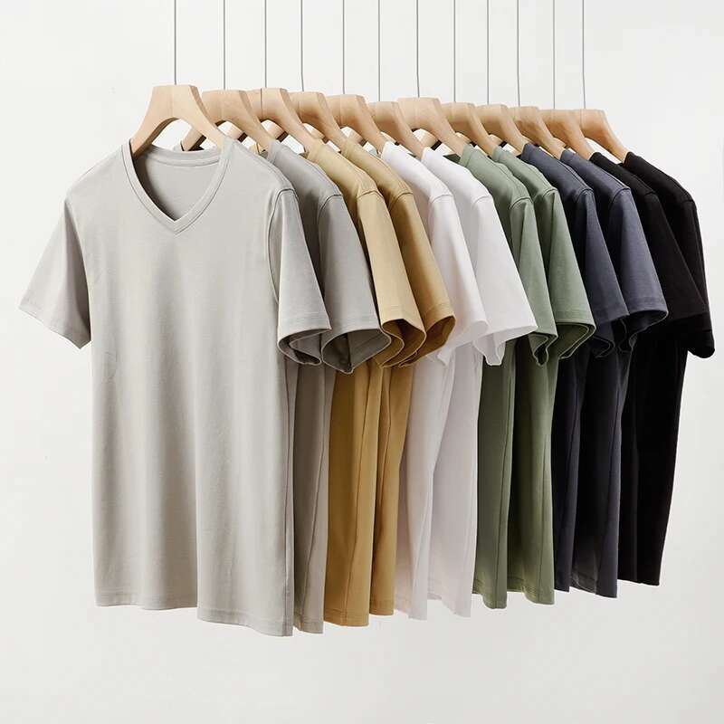 T-shirt manches courtes col en V homme, estival et basique, en coton mercerisé, mûrier, 7%