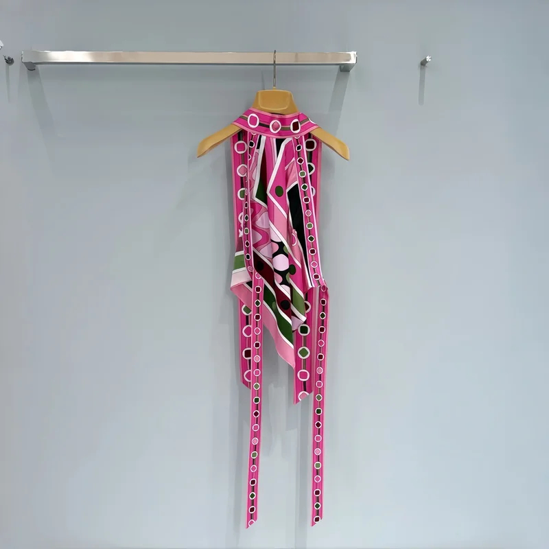 Ensemble haut et mini-jupe pour femme en soie 100% de haute qualité, imprimé abstrait magenta, écharpe et cravate recyclées, collection 2026 TC