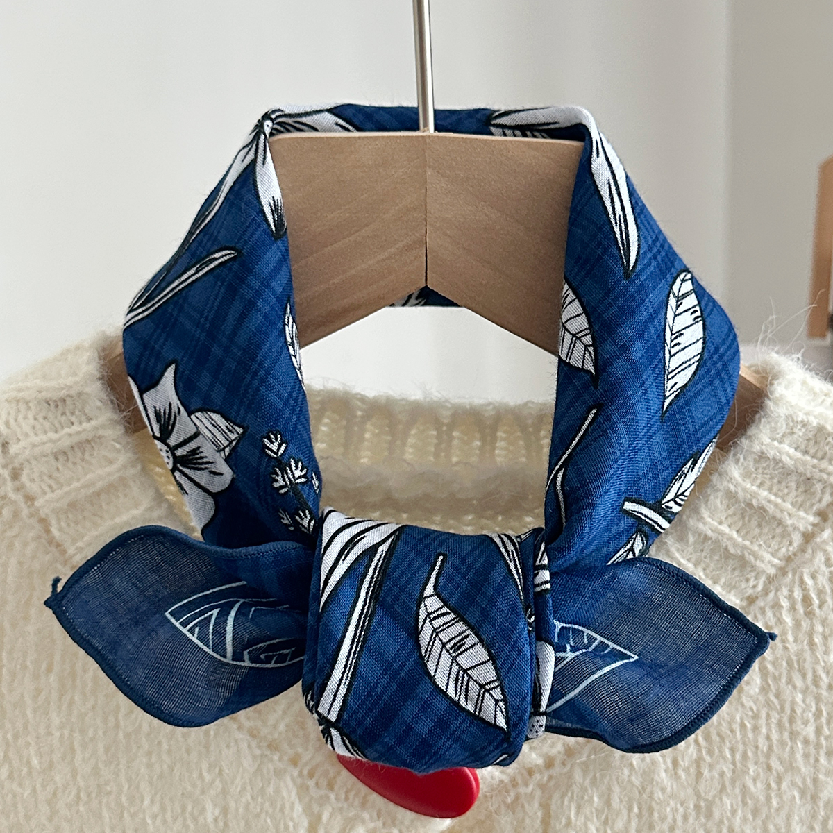 Petit foulard bohème en soie pour femmes, 1 pièce, 55x55cm, petit foulard carré, polyvalent européen et américain, imprimé floral, pour la plage d'été