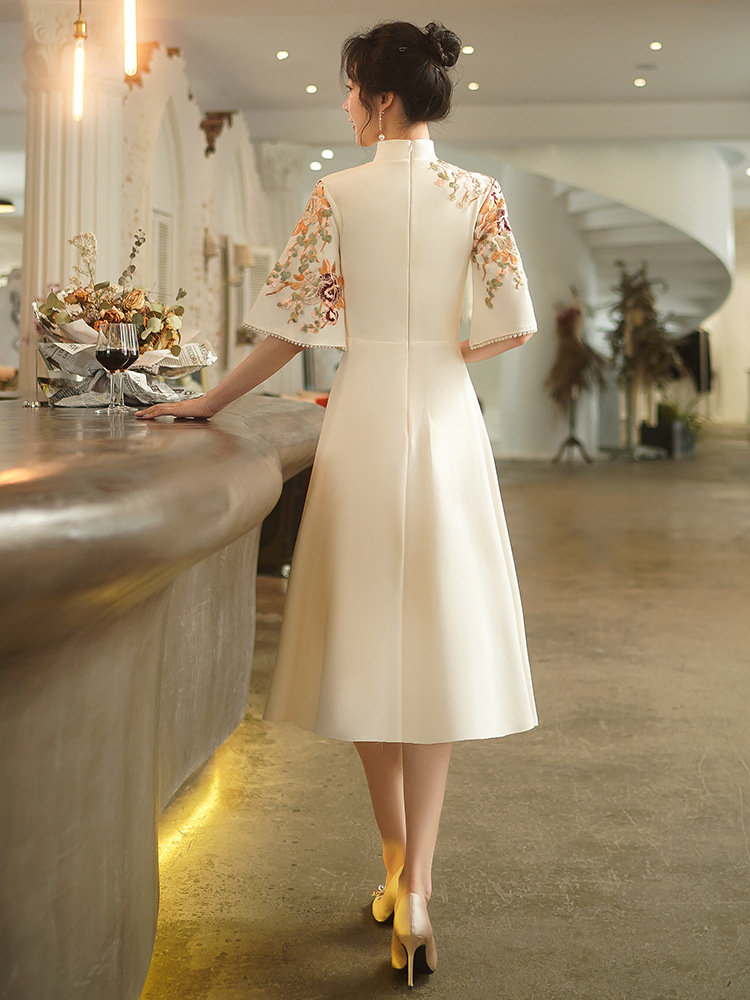 Qipao-Robe de mariée de style chinois avec broderie de fleurs, Cheongsam, robe de soirée, robe de banquet vintage, élégante et exquise