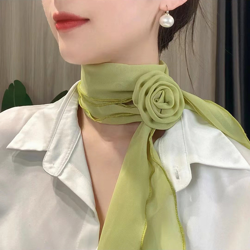 Écharpe en mousseline de soie à la mode, élégante et tendance, motif floral, châle polyvalent, décor rose détachable, écharpe pour le cou, cadeaux pour femmes et filles