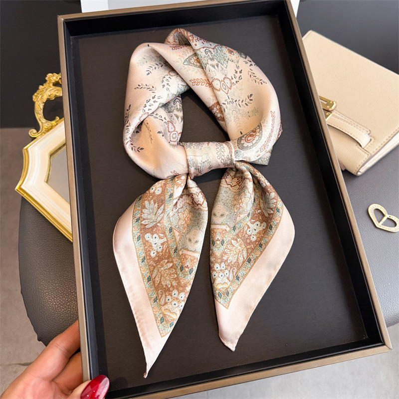 Nouveau foulard carré 2026 pour femmes, foulard rétro à motif cachemire, hijab pour femmes, foulard en imitation soie doux, châle