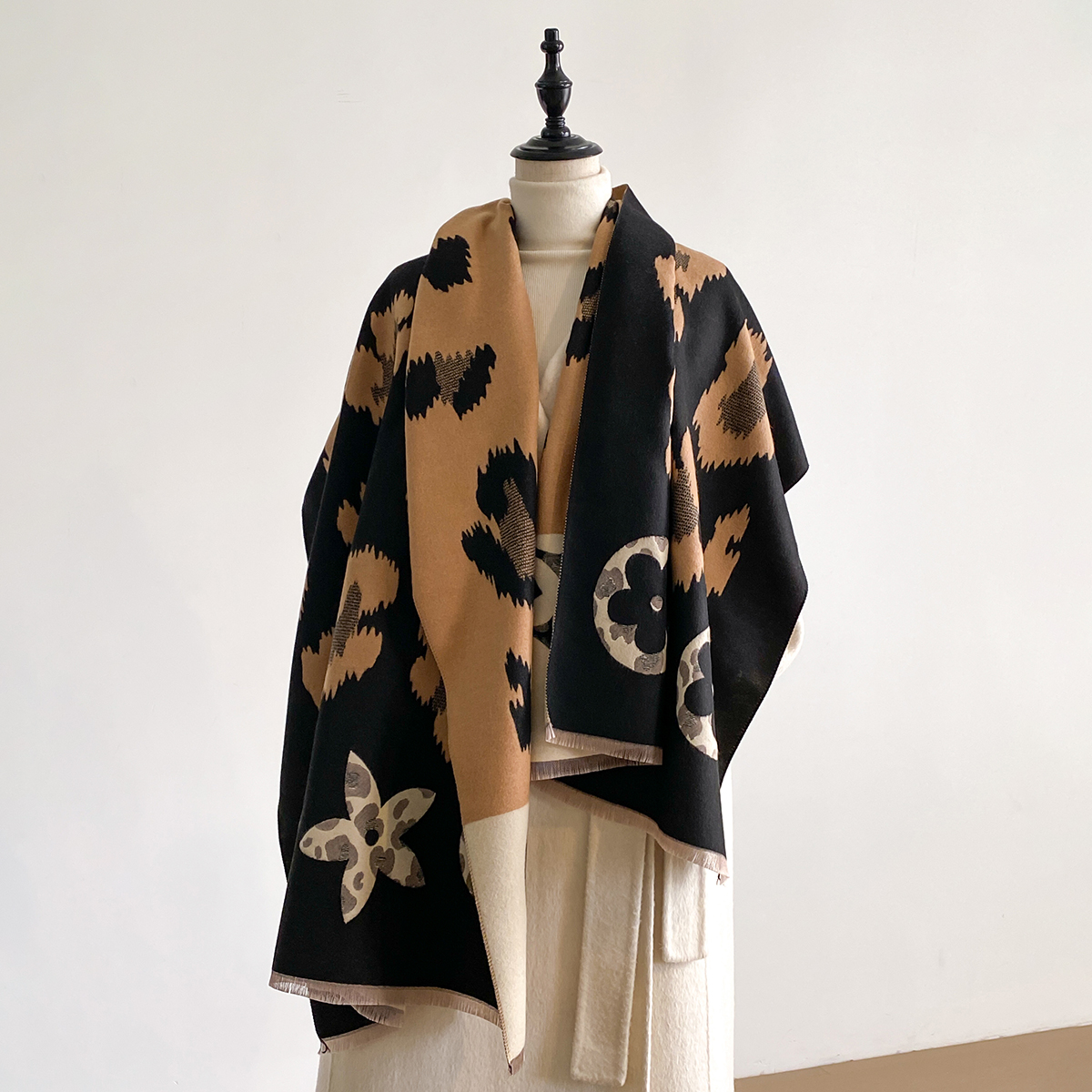 Dames élégantes Pashmina Jacquard Imitation cachemire foulards hiver épais chaud double face châle résistant au froid coupe-vent couverture écharpe