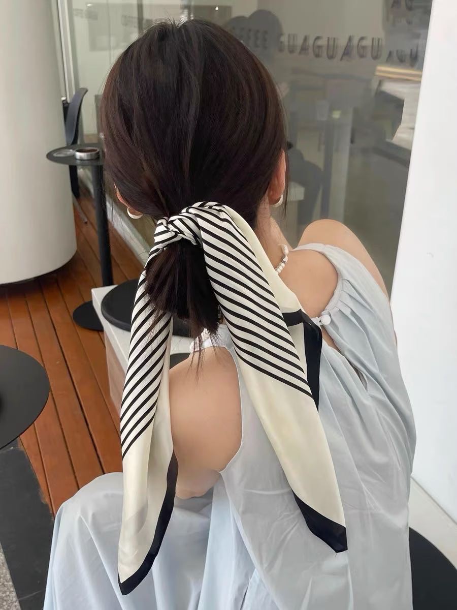Foulard en soie rayé noir et blanc pour femmes, foulard carré à la mode, Design Simple, 100% soie de mûrier, imprimé 65cm x 65cm